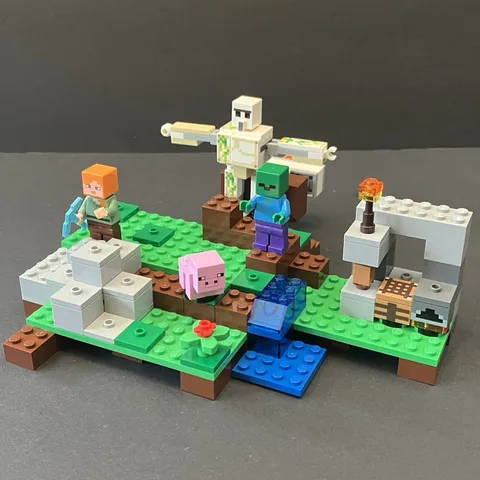 LEGO Minecraft 21123 The Iron Golem Complete Set w minifigs, NO MANUAL