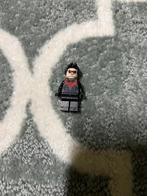 LEGO DC Super Heroes Nightwing minifigure 76011 Batman: Man-Bat Attack