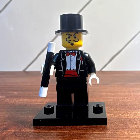 LEGO Minifigure Series 1 Magician COL009 8683-9 Complete w/ Wand Stand 2010