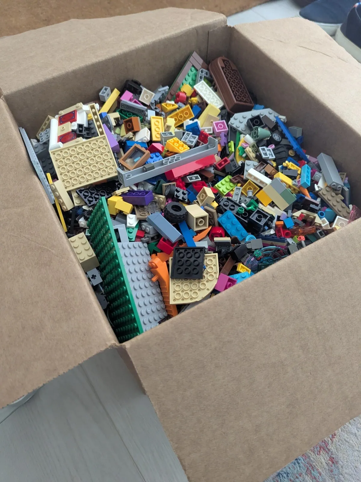 LEGO 18.5lb LBs Pounds Random Pieces Building Minifigures Sealed Bags  Etc!