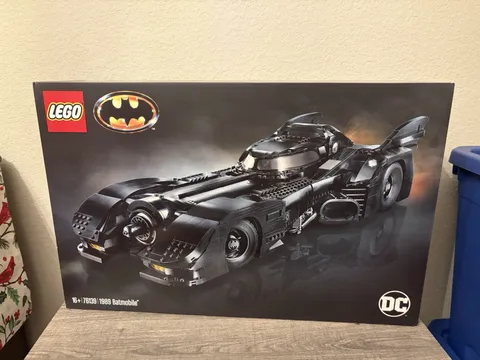 LEGO Super Heroes: 1989 Batmobile (76139)