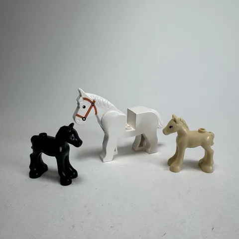 Lego Lot Of 3 Horse Figures White Black Beige 1.5" 2.5" Pony Minifigure Farm 