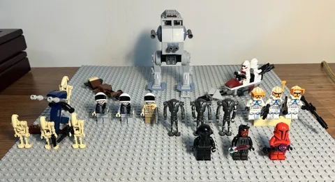 Lego Star Wars Minifigure Lot of 19, 4 vehicles