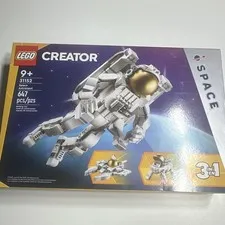 LEGO Creator Space Astronaut 31152 3-in-1 Set Stand Included 647 pcs 9+