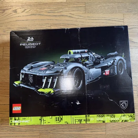 LEGO TECHNIC: Peugeot 9x8 24 h Le Mans Hybrid Hypercar (42156) Unopened