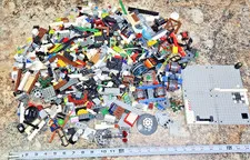 3 POUNDS MIXED AUTHENTIC LEGO PARTS AND PIECES AS PICTURED