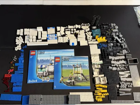 LEGO CITY: Police Command Centre (7743) W/ Manuals 100% Complete