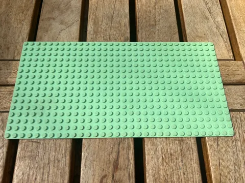 LEGO Light Green Baseplate 16 x 32 Ref 3857 / Set 6409 6419