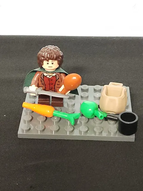 Lego Lord Of The Ring Frodo Baggins Lego Mini Figure With Accessories