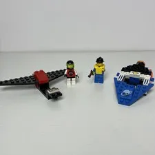 Lot Of Vintage Legos Minifigures/builds