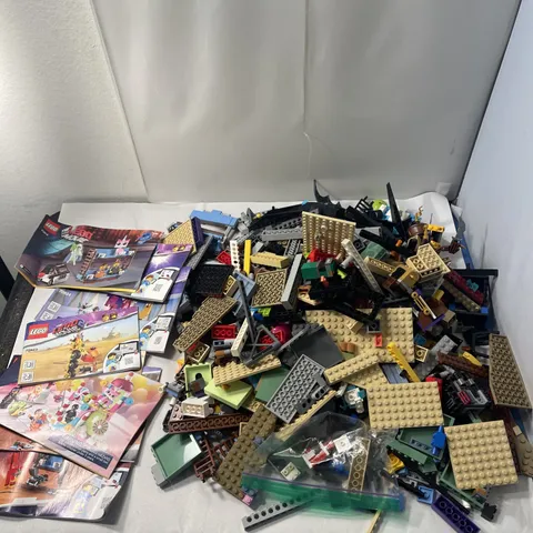 Huge Lot of Lego Movie & Lego Movie 2 Parts and Pieces w/ 8 Manuals No Mini-Figs