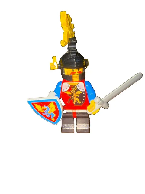 LEGO Vintage Dragon Knight Minifigure RARE! With accessories 