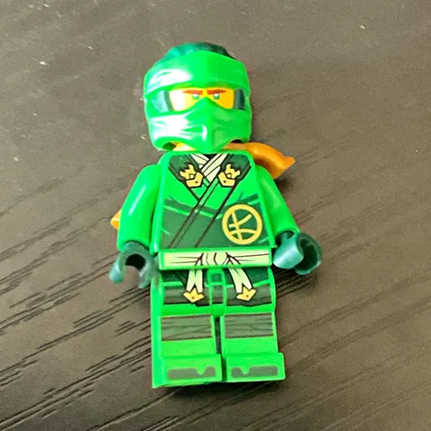 LEGO Minifigures Lot of 2 Ninja Minifigures Green Ninja & Red Armored no hair