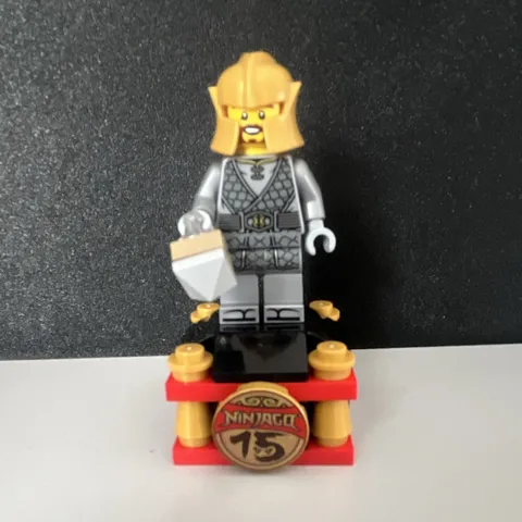LEGO NINJAGO 15th Anniversary Master of Earth Minifigure