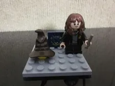 Lego Harry Potter Minifigures Hermione Granger and Sorting Hat