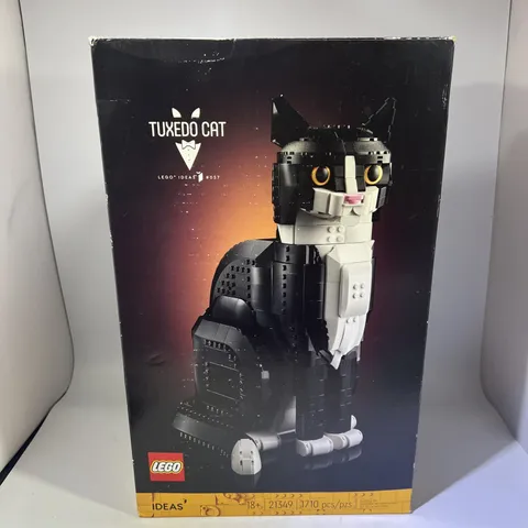 LEGO Ideas #057 - Tuxedo Cat Building Set - 21349 - 1710 Pieces