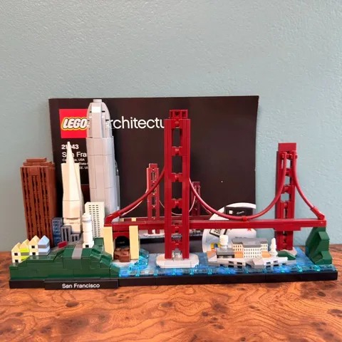 LEGO Architecture San Francisco Skyline 21043 Complete Set With Manual Retired