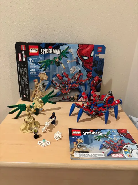 LEGO: Spider-Man's Spider Crawler (76114) (100% Complete) Box Included
