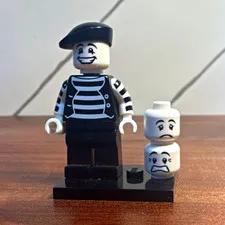 LEGO Minifigure Series 2 Mime COL025 8684-9 Complete w/ Stand 2010