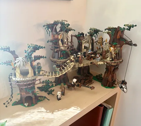 LEGO Star Wars: Ewok Village (10236)