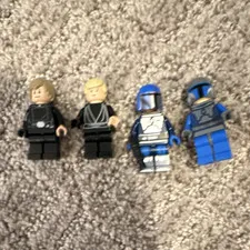LEGO Minifigure Lot of 4 Luke Skywalkers and Mandalorians