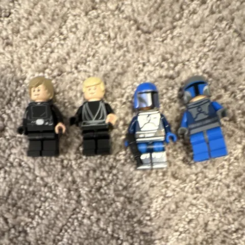 LEGO Minifigure Lot of 4 Luke Skywalkers and Mandalorians