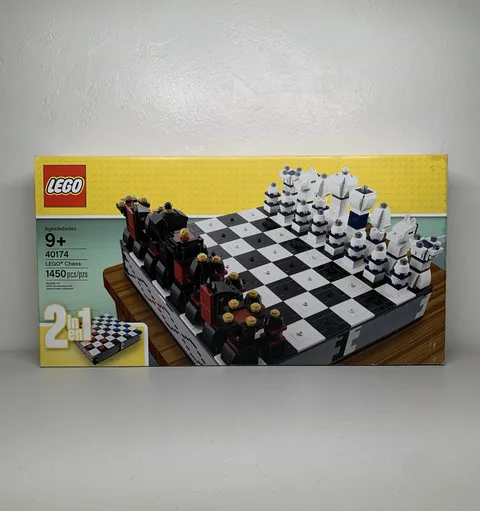 NEW LEGO Chess Set 40174 Factory Sealed (Retired Item)