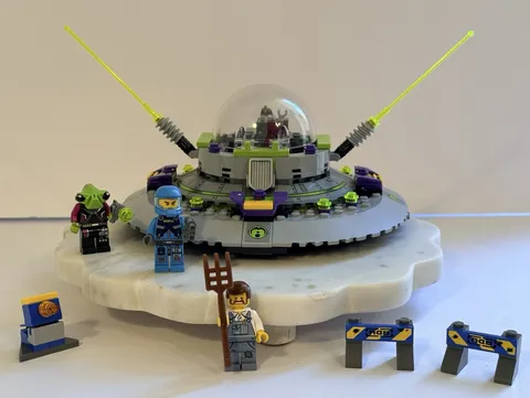 LEGO Space: UFO Abduction (7052) Complete. No Box Or Manual