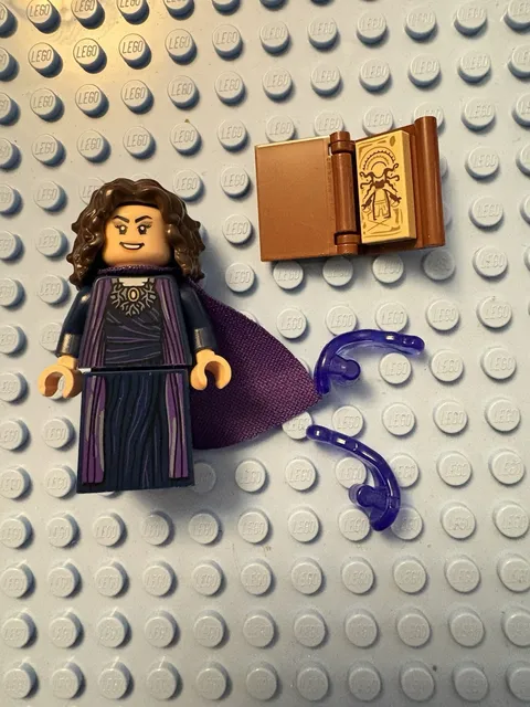 LEGO Agatha Harkness Marvel Series 2 Minifigure