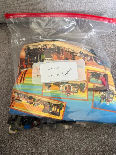 LEGO Wild West Bundle – Sheriff’s Lock-Up & Gold City Junction (6755 + 6765)