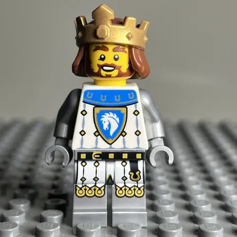 LEGO Castle Horse Knight King Minifigure (cas592) from Creator set 31168 - 1C
