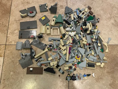 Vintage LEGO Harry Potter Incomplete Lot Hogwarts Castle 4709 4735 Minifigs