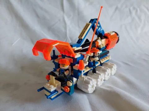 LEGO 6898 Space Ice Planet 2002 Ice-Sat V w/ Minifigure & Manual 1993 (-1 piece)