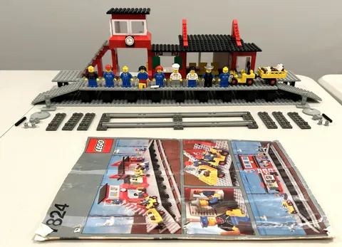 LEGO Train Railway Station 7824 99% complete with Mini Figures and Instructions