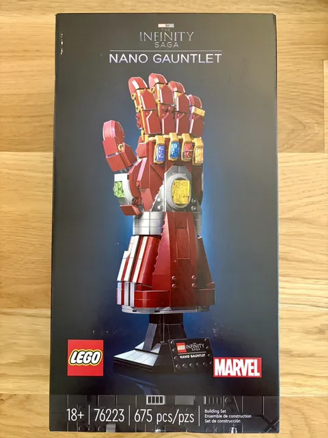 RETIRED LEGO Marvel Nano Gauntlet Iron Man Model with Infinity Stones 76223 NEW