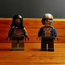 Marvel LEGO Minifigures Nova Corp Officer and Sakaaran Soldier Lot of 2