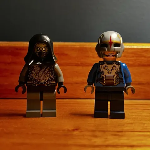 Marvel LEGO Minifigures Nova Corp Officer and Sakaaran Soldier Lot of 2
