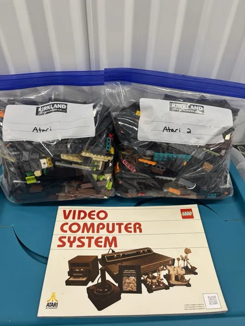 LEGO Icons Atari 2600 Set 10306 Complete Console Joystick Minifigure Cartridges