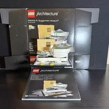 LEGO ARCHITECTURE: Solomon R. Guggenheim Museum (21035)
