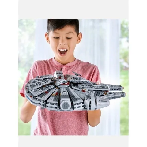 Collector's Dream! Retired LEGO Star Wars Millennium Falcon #75105
