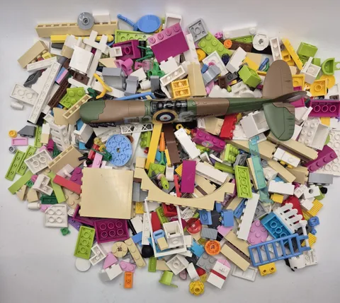 LEGO Lot Mixed Pieces And Colors 1 lb 2oz 