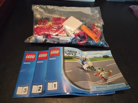 LEGO CITY: Lego City Starter Set (60023) - Complete