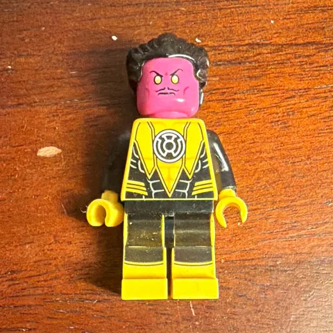 LEGO Yellow Lantern Sinestro Minifigure Black & Yellow Suit Pink Head Hair