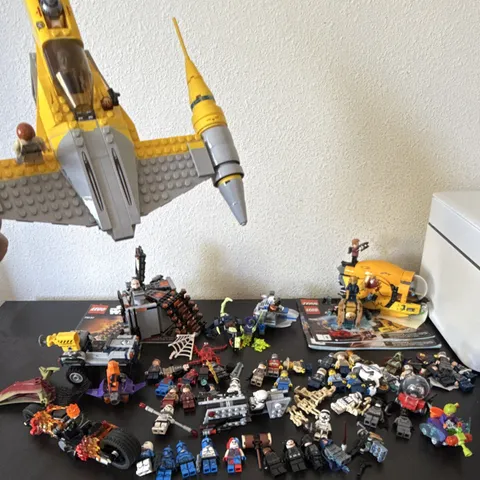 100+ AUTHENTIC LEGO RANDOM LOT, ASSORTED THEMES WITH ACCESSORIES (ChECK LISTING
