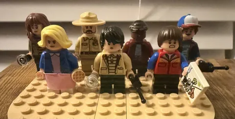 LEGO Authentic Stranger Things Minifigures LOT of 7 w/ Accessories