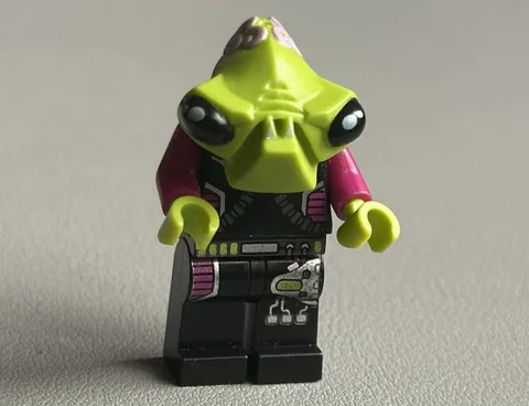 LEGO Alien Pilot Lime Green Magenta Black Minifigure Conquest AC002 7050 7052