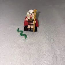 LEGO King Tut Pharaoh 71017 Egyptian Minifigure Figure with Snake & Base