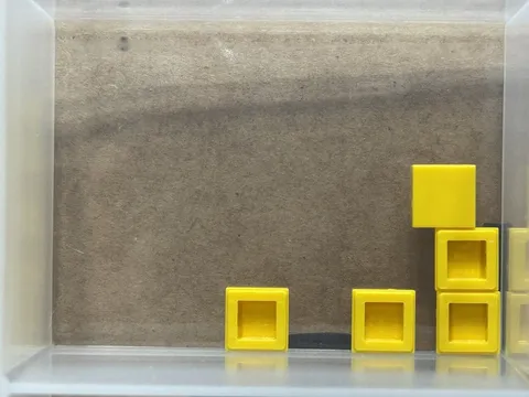 LEGO Parts - Yellow Tile 1 x 1 - No 3070 - QTY 5