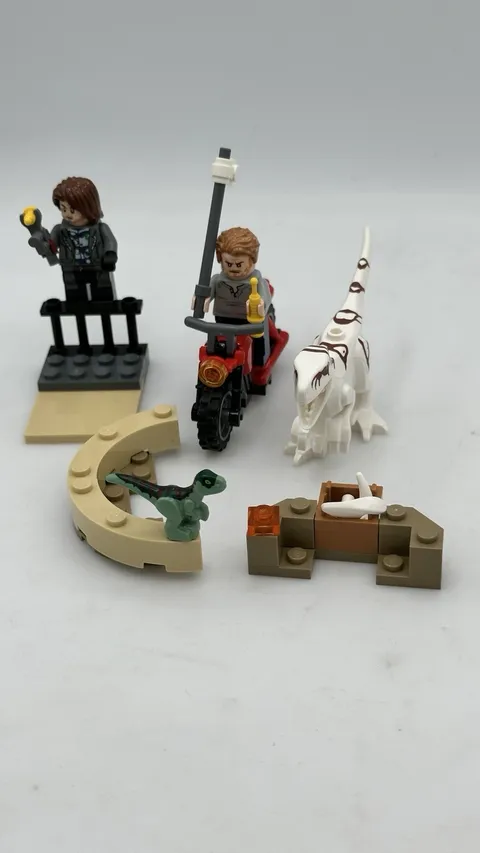 LEGO Jurassic World 76945 Ghost Atrociraptor Owen Rainn Dinosaurs Motorcycle