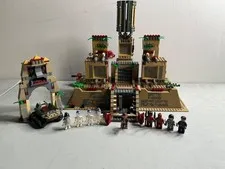 Lego Indiana Jones Tempple if the Crystal Skull 7627 PRE-BUILT